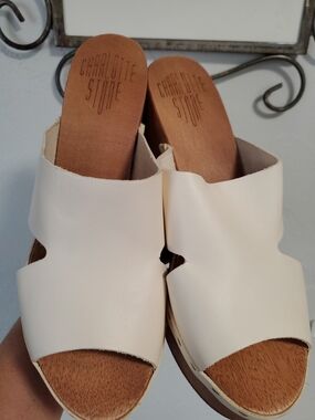 Charlotte Stone Women's Cream Slide Sandals